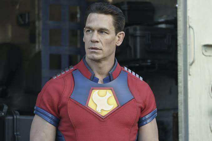 John Cena sebagai Peacemaker (dok. DC Studios/Peacemaker)