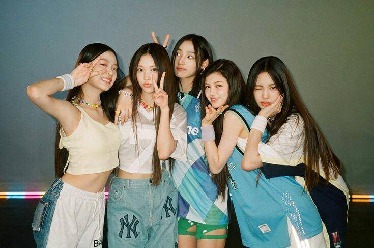 NewJeans (twitter.com/NewJeans_twt)