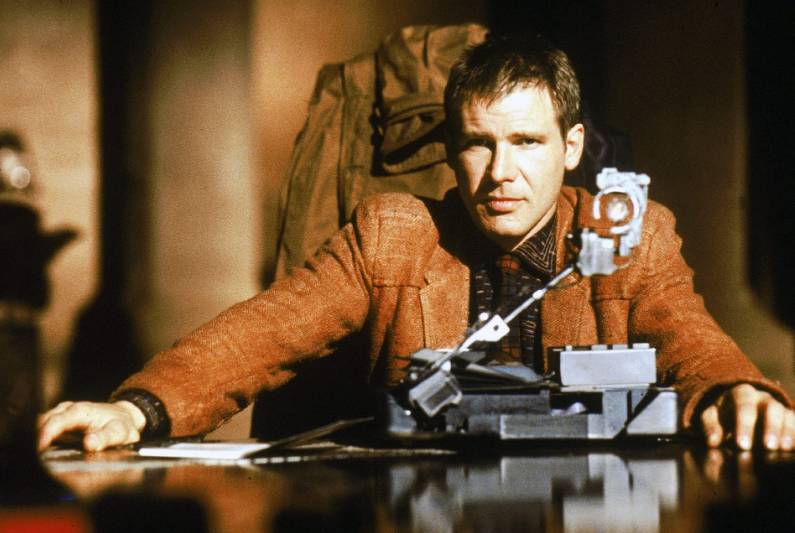 Harrison Ford di film Blade Runner (1982) (dok. Warner Bros/Blade Runner)