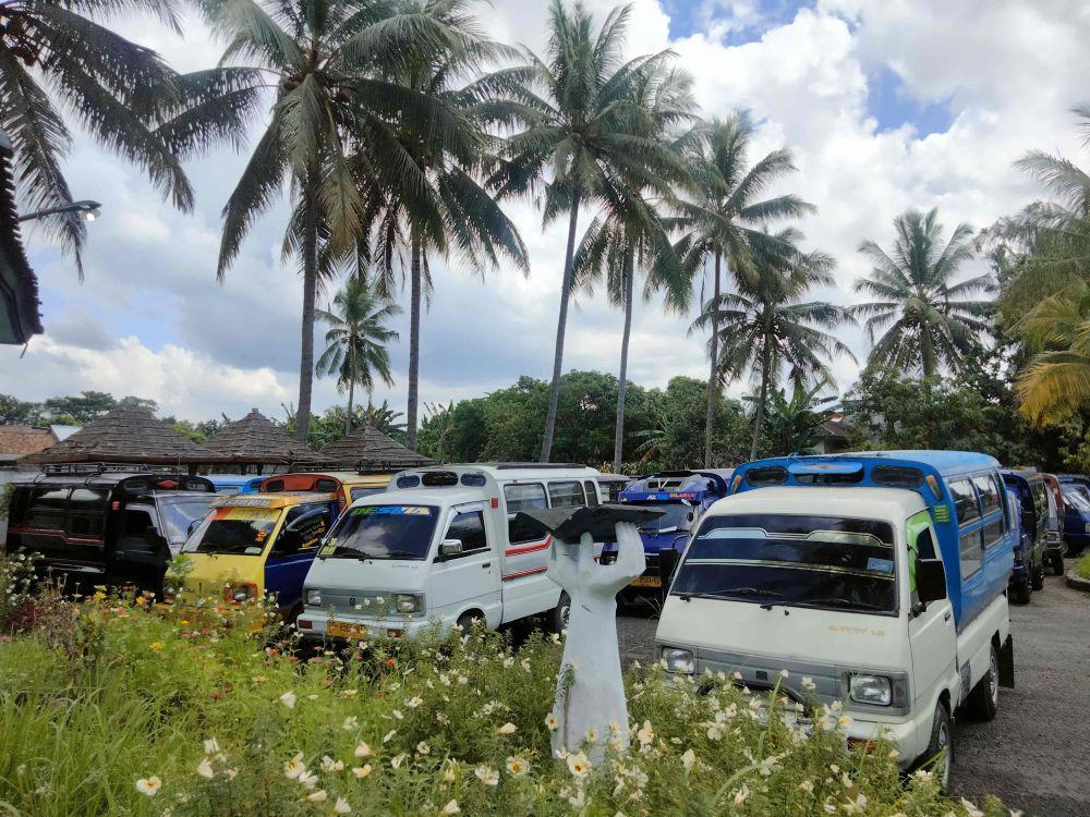 Ratusan Sopir Angkutan Desa Geruduk Kantor Dishub Lombok Timur