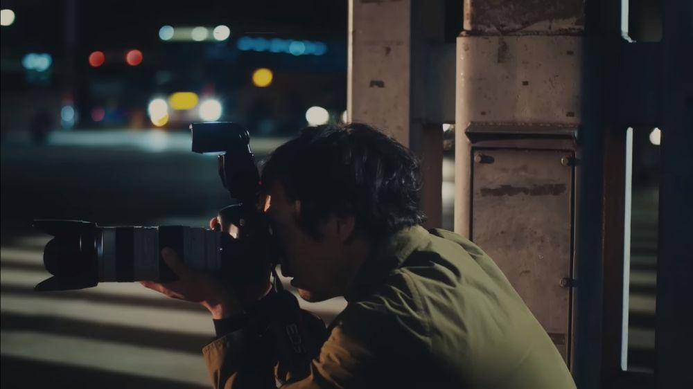 cuplikan MV lagu PAPARAZZI (youtube.com/RADWIMPS_official)