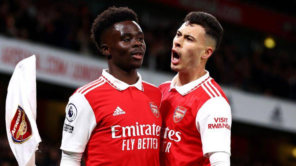 Gabriel Martinelli dan Bukayo Saka (premierleague.com)