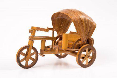 miniatur becak dari bambu (sumber: moselo.com)