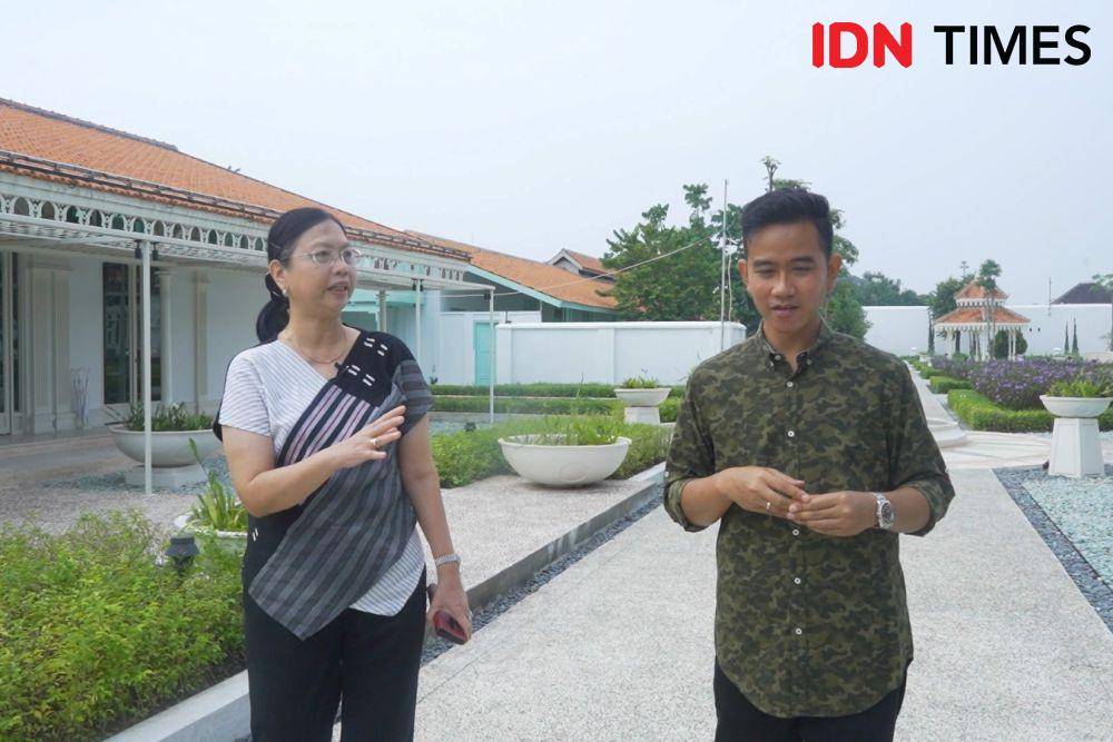 Wawancara khusus Wali Kota Solo, Gibran Rakabuming Raka di acara  Real Talk with Uni Lubis di Mangkunegaran, Surakarta, Kamis (16/3/2023). (IDN Times/Reynaldy Wiranata & Gilang Pandutanaya)
