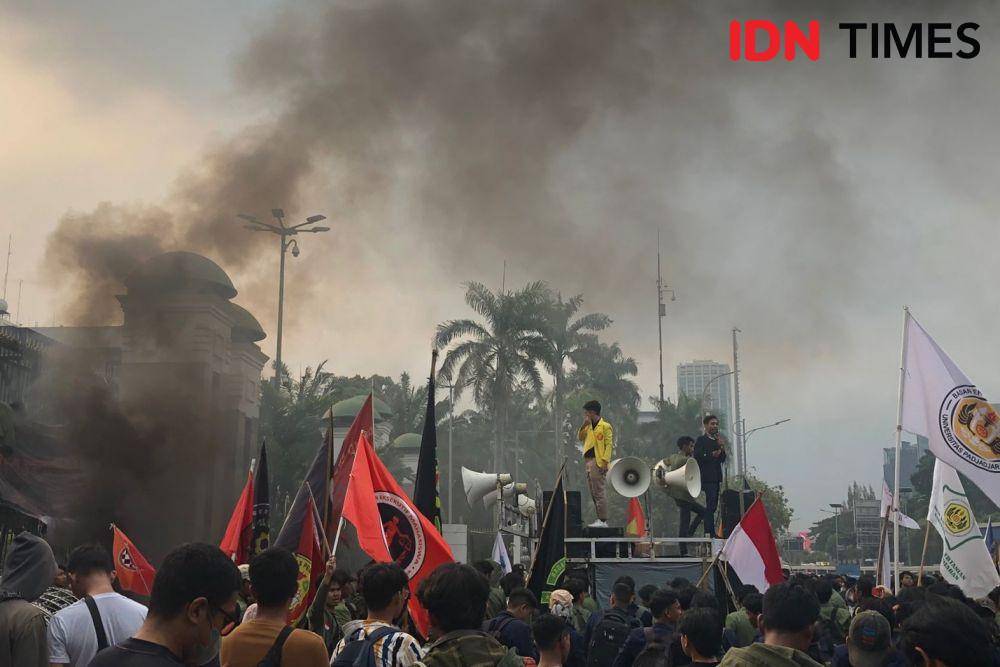 Mahasiswa Demo Tolak Ciptaker: DPR Tuli, Anti Demokrasi
