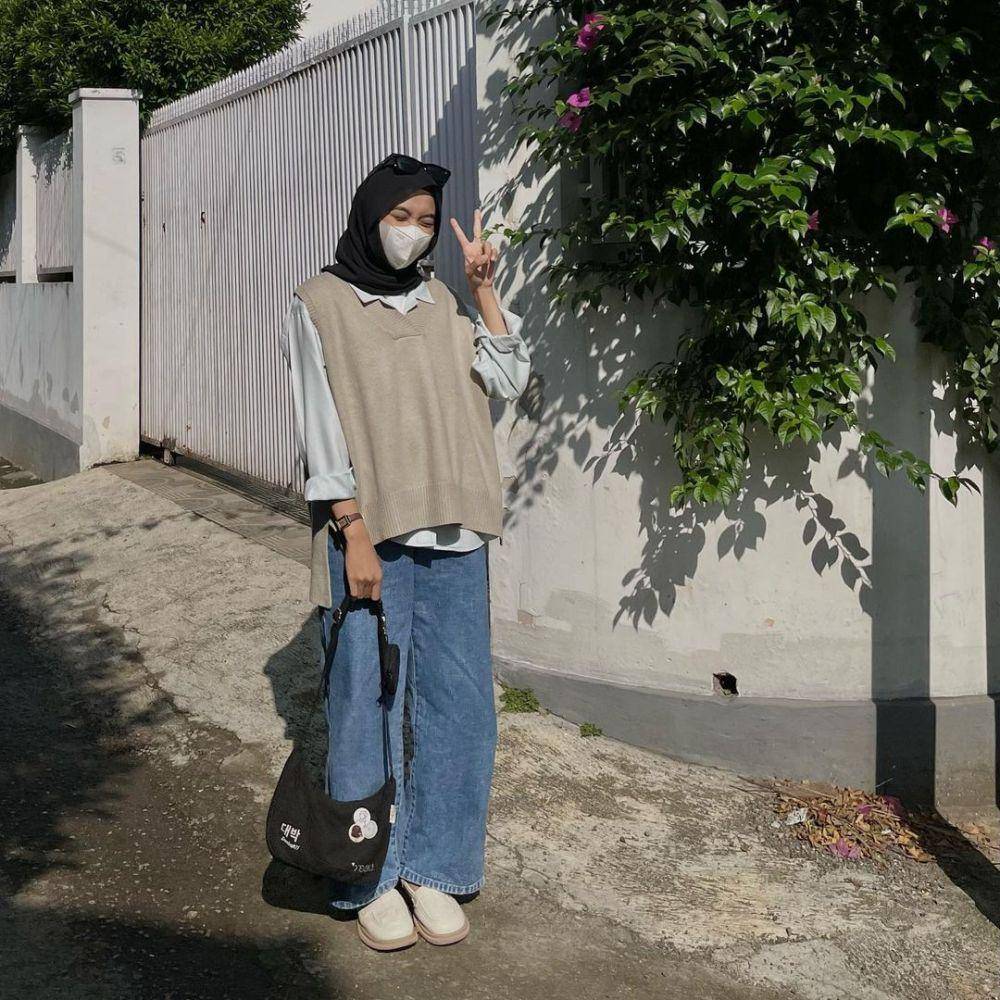 inspirasi OOTD dengan knitwear ala Rahmi Apria (instagram.com/rahmi.apr)