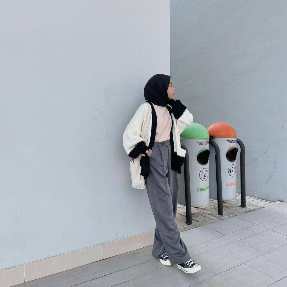 inspirasi OOTD dengan knitwear ala Rahmi Apria (instagram.com/rahmi.apr)