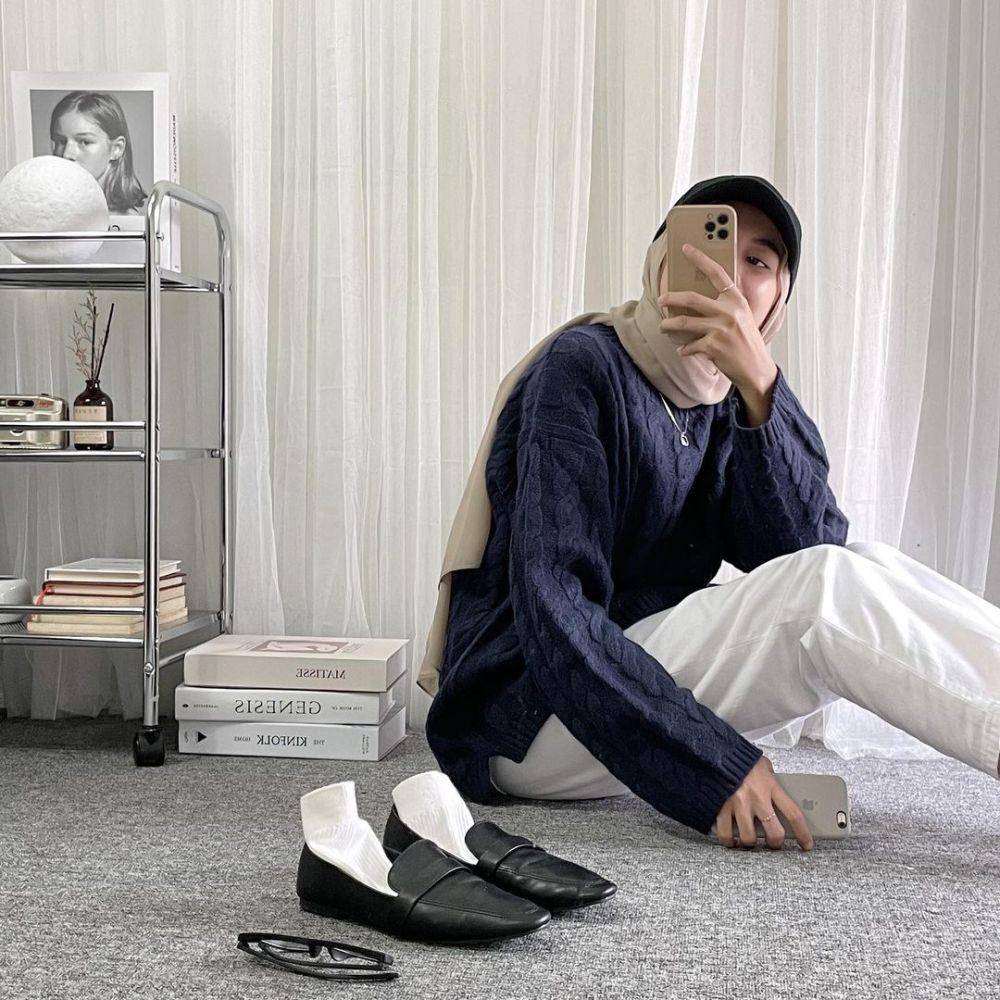 inspirasi OOTD dengan knitwear ala Rahmi Apria (instagram.com/rahmi.apr)