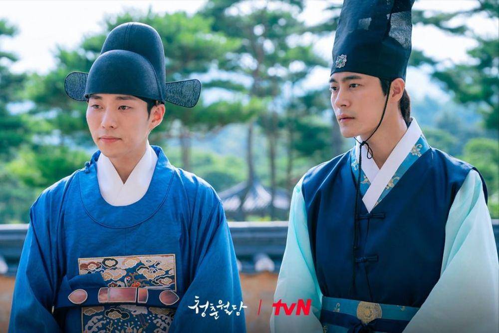 Han Sung On bersama cendikiawan Cho (dok. tvn/Our Blooming Youth)