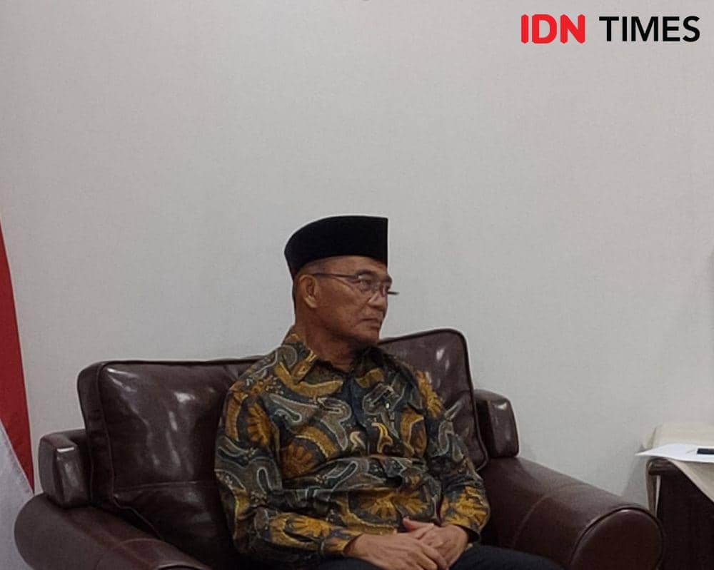 Plt Menpora RI, Muhadjir Effendy saat menyambangi Kantor KONI Pusat, Jakarta, Selasa (21/3/2023). (IDN Times/Tino).