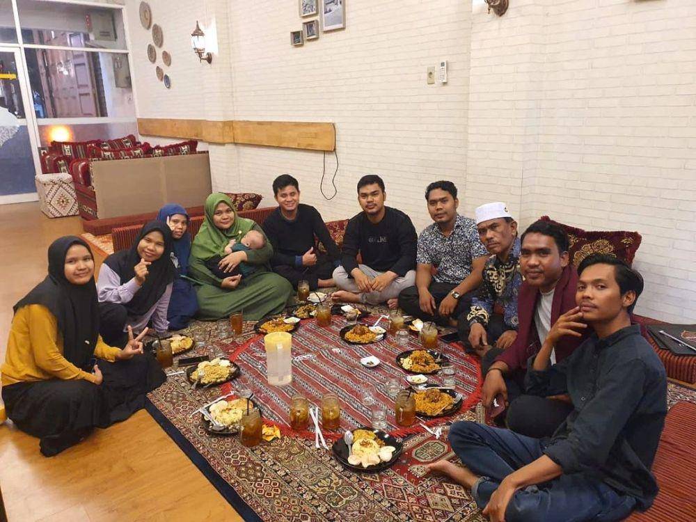 suasana di restoran Almasqa Medan (instagram.com/Almasqa.resto)