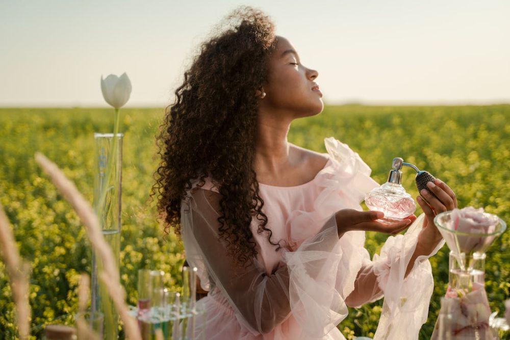 5 Rekomendasi Parfum Aroma Mawar yang Cocok Untuk Lebaran