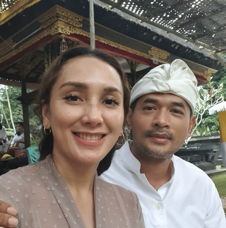 Oka Antara dan istri (Instagram.com/rara.wiritanaya)