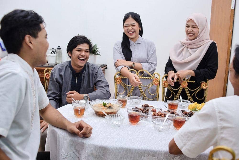 Buka bersama (Shutterstock/Gatot Adri)
