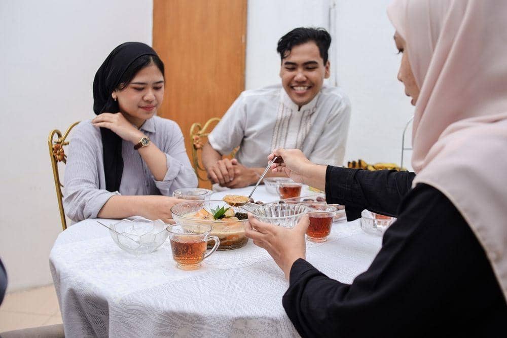 Makan dan minum menu lama (Shutterstock/Gatot Adri)