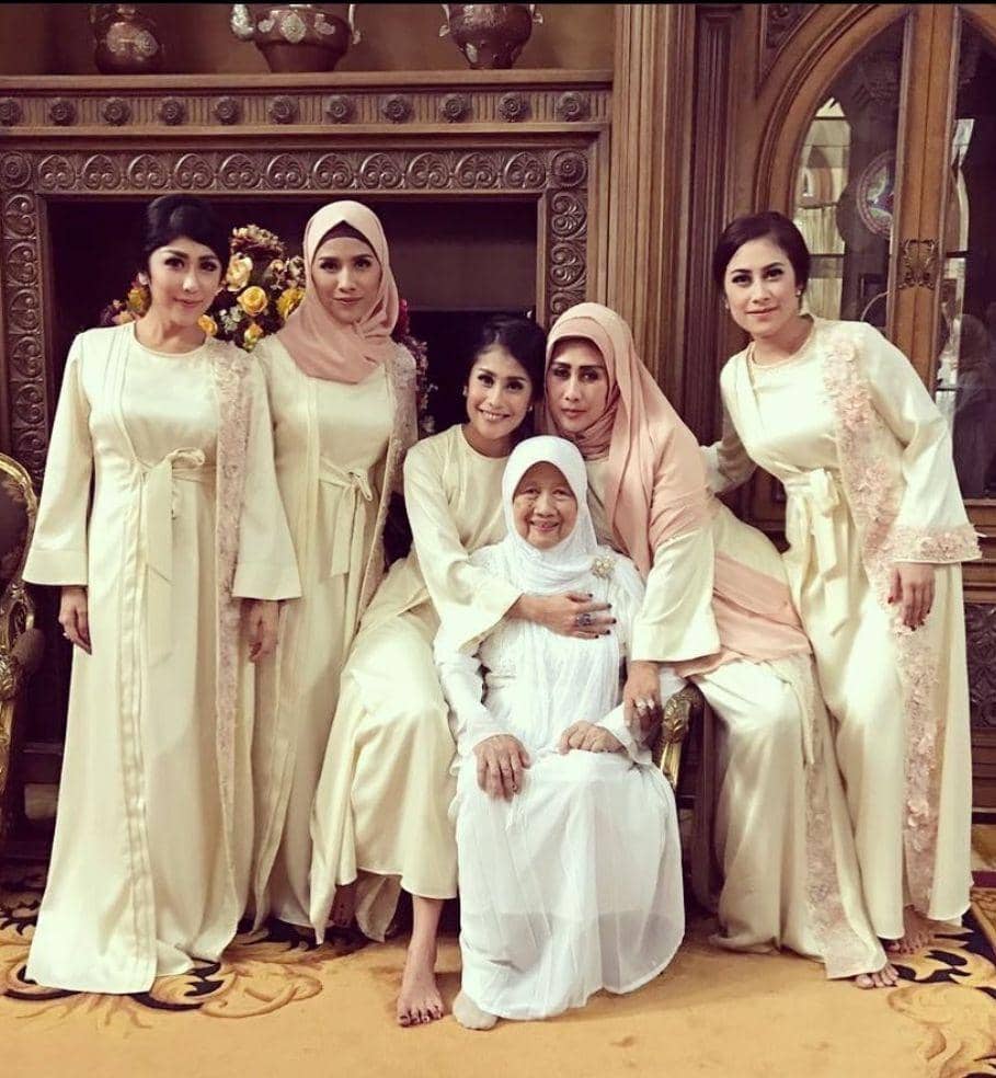 Style lebaran keluarga Alshad (instagram.com/citrasadiqah)
