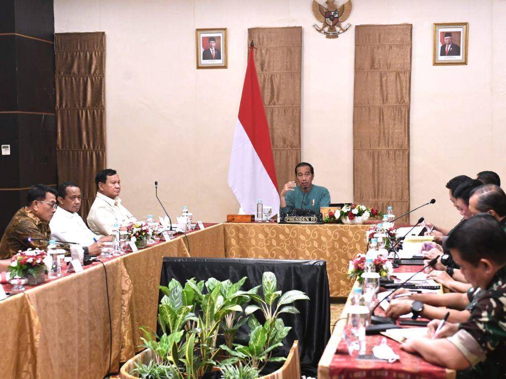 Presiden Jokowi menggelar rapat terbatas di Papua, Senin (20/3/2023) (dok. Sekretariat Presiden)
