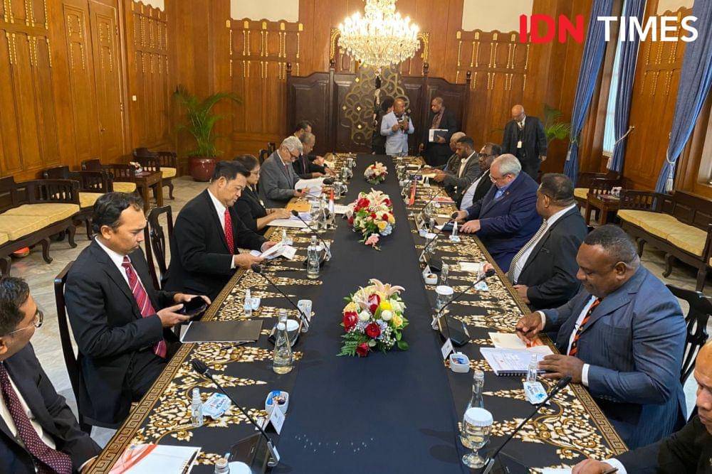 Joint Ministerial Committee Menteri Luar Negeri RI Retno Marsudi dan Menteri Luar Negeri Papua Nugini, Justin W. Tkatchenko. (IDN Times/Sonya Michaella)