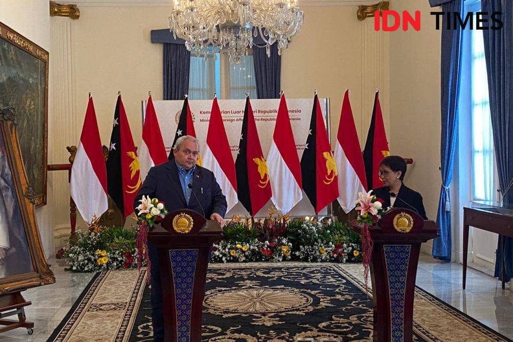 Joint Ministerial Committee Menteri Luar Negeri RI Retno Marsudi dan Menteri Luar Negeri Papua Nugini, Justin W. Tkatchenko. (IDN Times/Sonya Michaella)