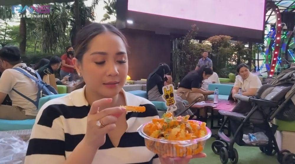 Nagita borong jajanan (YouTube.com/Rans Entertainment)