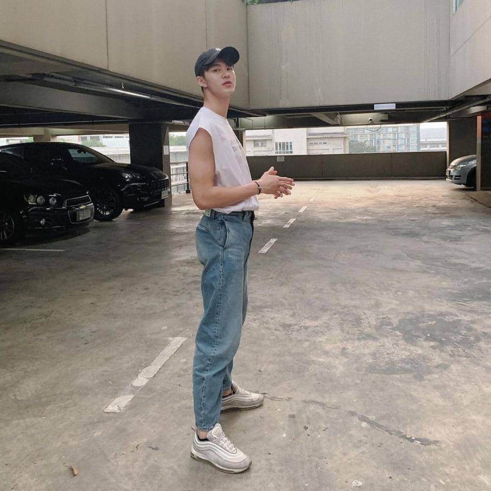 Gaya busana Meen Nichakoon (instagram.com/meennicha8)