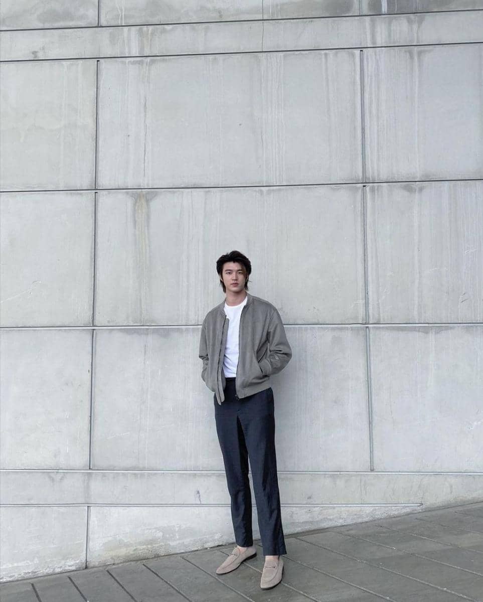 Gaya busana Meen Nichakoon (instagram.com/meennicha8)