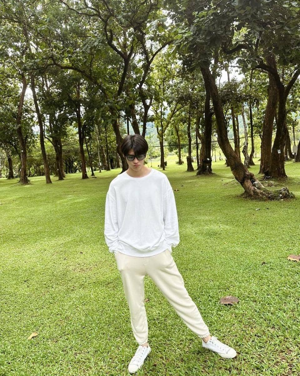 Gaya busana Meen Nichakoon (instagram.com/meennicha8)