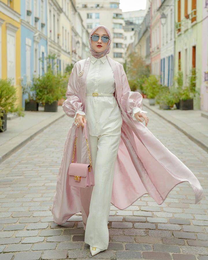 OOTD Dian Pelangi (instagram.com/dianpelangi)