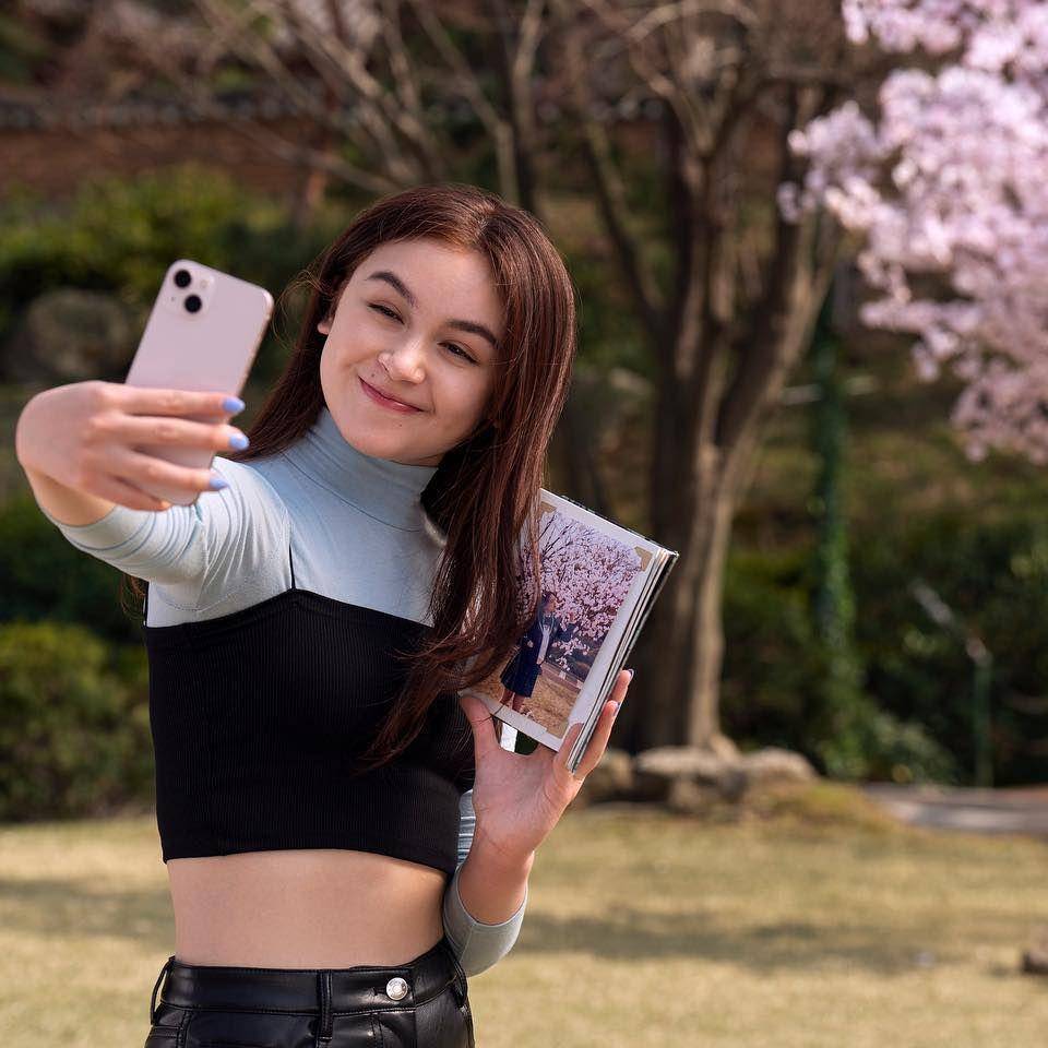 Anna Cathcart dalam serial XO, Kitty (dok. Netflix/XO, Kitty)