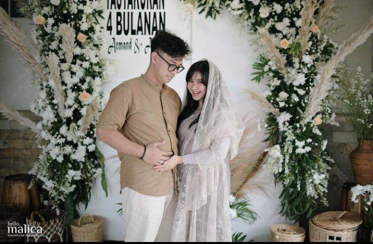 puasa pertama bareng suami (instagram.com/dindazani)