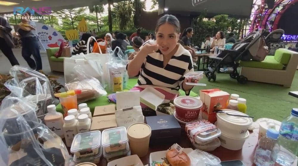 Nagita borong jajanan (YouTube.com/Rans Entertainment)