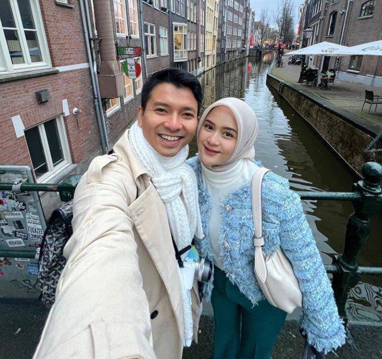 puasa pertama bareng suami (instagram.com/rezasuryaptr)