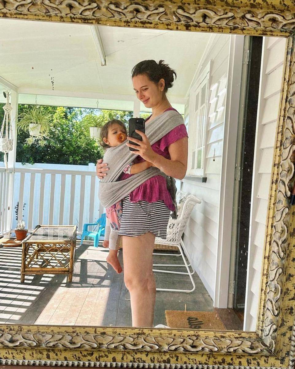 Evelyn Sharma dan putrinya (instagram.com/evelyn_sharma)