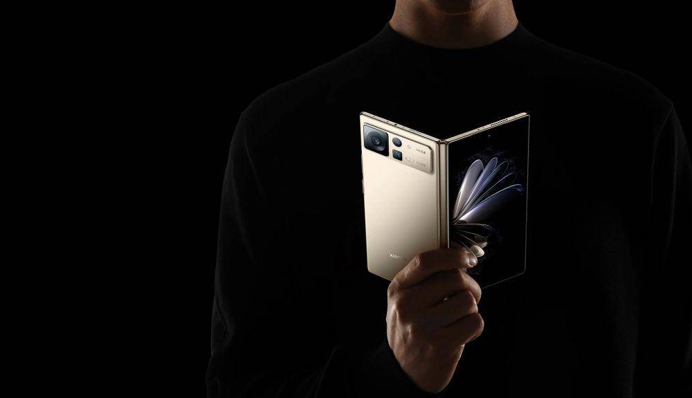 potret Xiaomi Mix Fold 2 (mi.com)