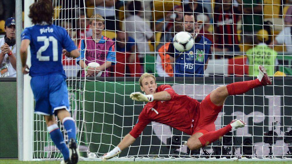 Italia melawan Inggris. (uefa.com)