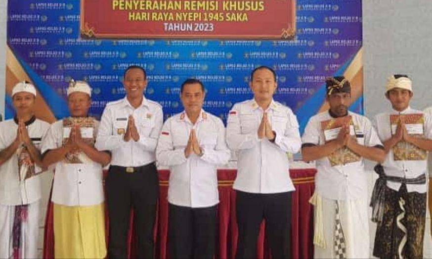 Pemberian remisi narapidana beragama Hindu di Lampung. (Dok. Kanwil Kemenkumham Lampung).