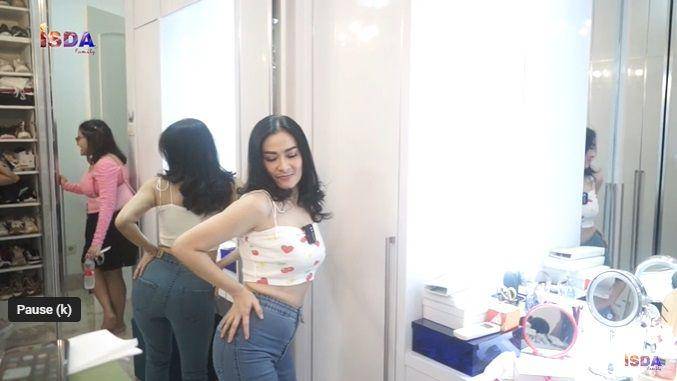 Iis Dahlia (youtube.com/Isda Family)