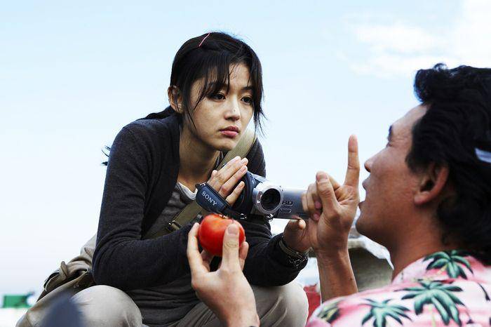 Jun Ji Hyun di film A Man Who Was Superman (dok. Cine21/A Man Who Was Superman)