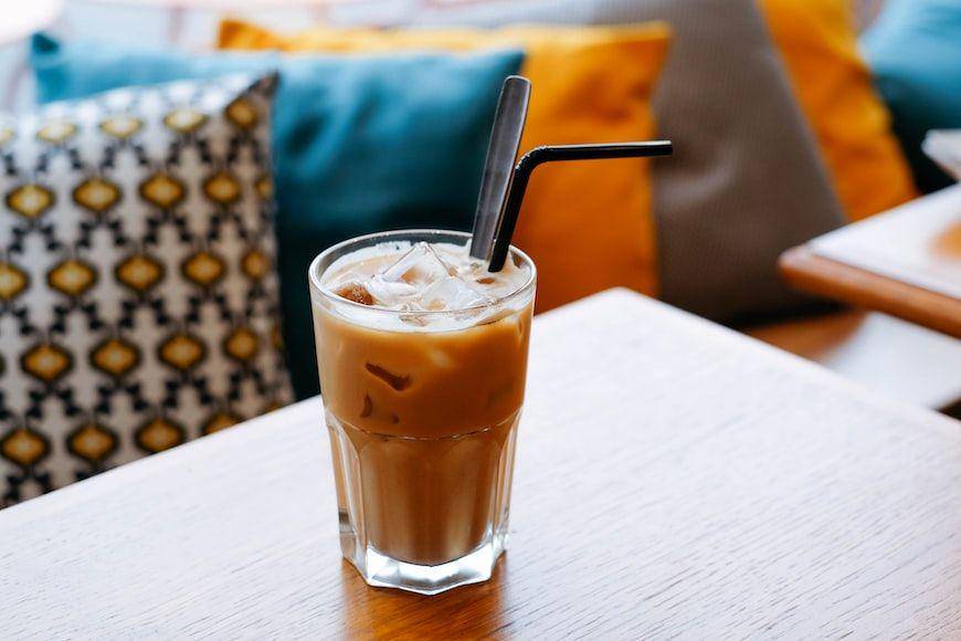 ilustrasi minuman dingin (unsplash.com/Thomas Vimare)