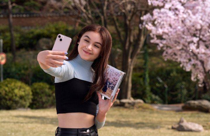 Anna Cathcart dalam serial XO, Kitty (dok. Netflix/XO, Kitty)
