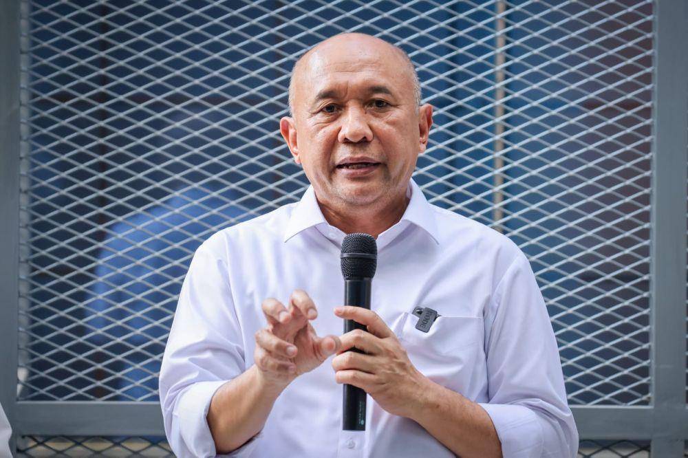 Menkop UKM Teten Masduki di sela-sela peresmian Teras Smesco sekaligus konferensi pers terkait "Larangan Impor Ilegal Pakaian Bekas dan Alternatif Usaha Bagi Pelakunya" di Gedung Smesco, Jakarta, Selasa (21/3/2023). (Dok. Kemenkop UKM)