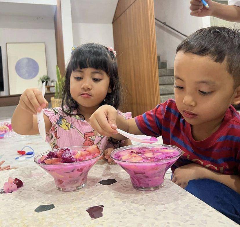 potret Xabiru dan Chava belajar puasa (instagram.com/rachelvennya)