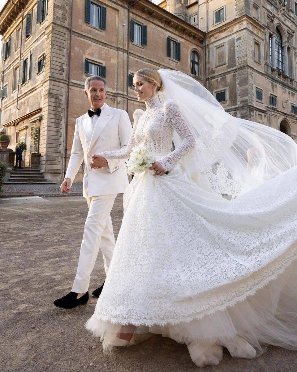 Lady Kitty Spencer dan suaminya pada hari pernikahannya di Italia. (Instagram.com/kitty.spencer)