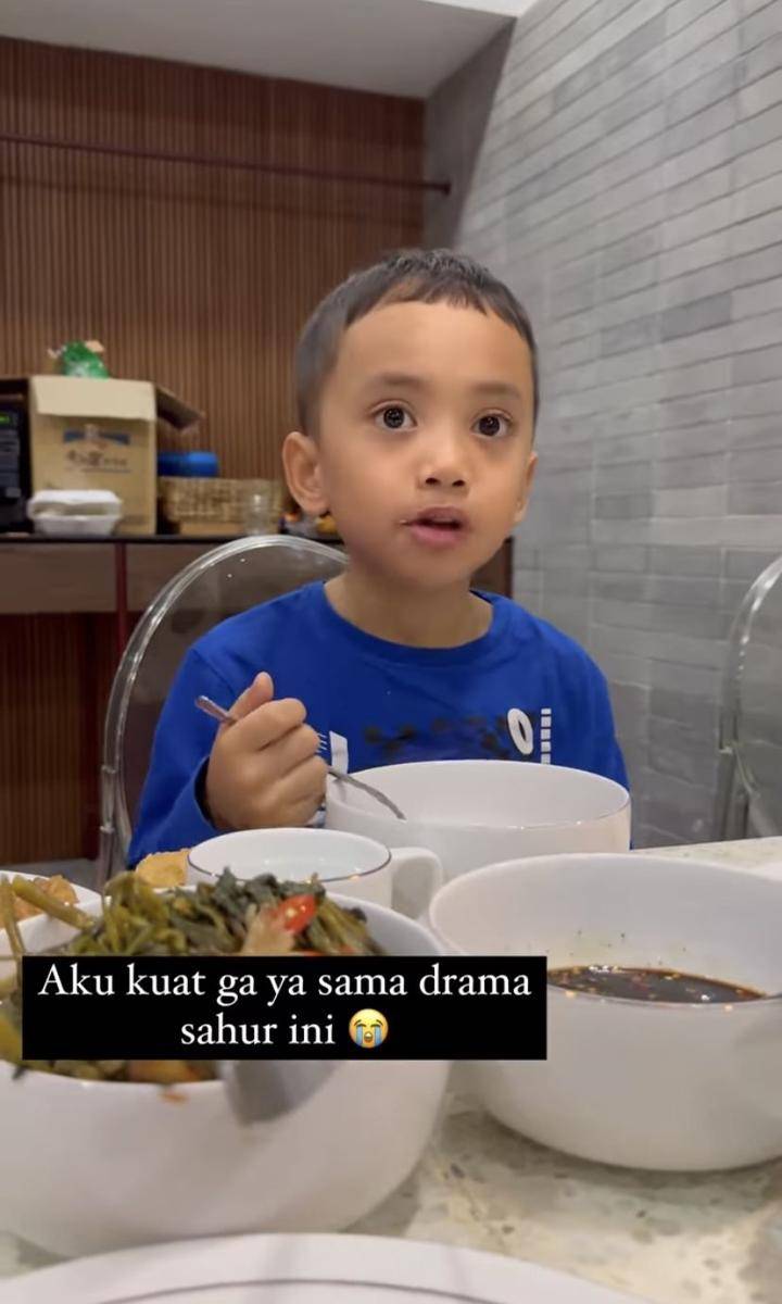 potret Xabiru dan Chava belajar puasa (instagram.com/rachelvennya)