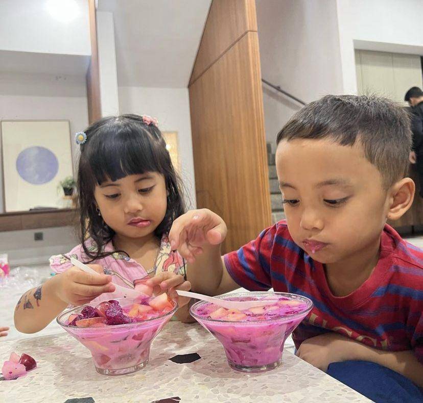 potret Xabiru dan Chava belajar puasa (instagram.com/rachelvennya)