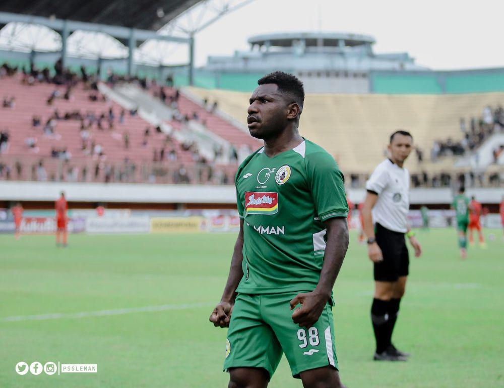 Ricky Cawor saat merakan golnya ke gawang Borneo FC (18/3).(pssleman.id)