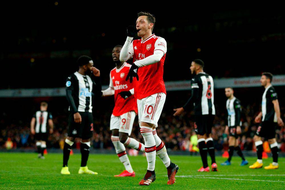 Mesut Oezil (twitter.com/premierleague)