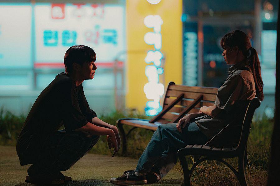 Lee Sung Kyung dan Kim Young Kwang di Call It Love (twitter.com/DisneyPlusID)