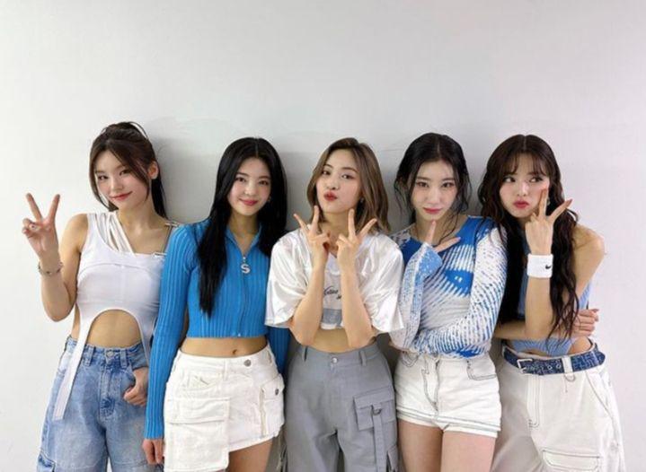 Member ITZY (instagram.com/itzy.all.in.us)