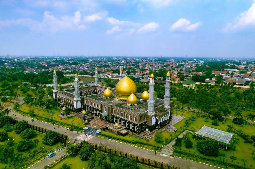 Masjid Kubah Emas (unsplash.com/ammar_andiko)
